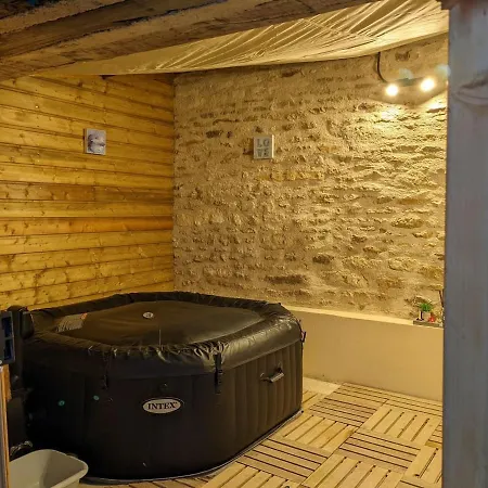 Gite 12 Pers-5ch-6 Lits Doubles-jacuzzi-piscine Chauffee
